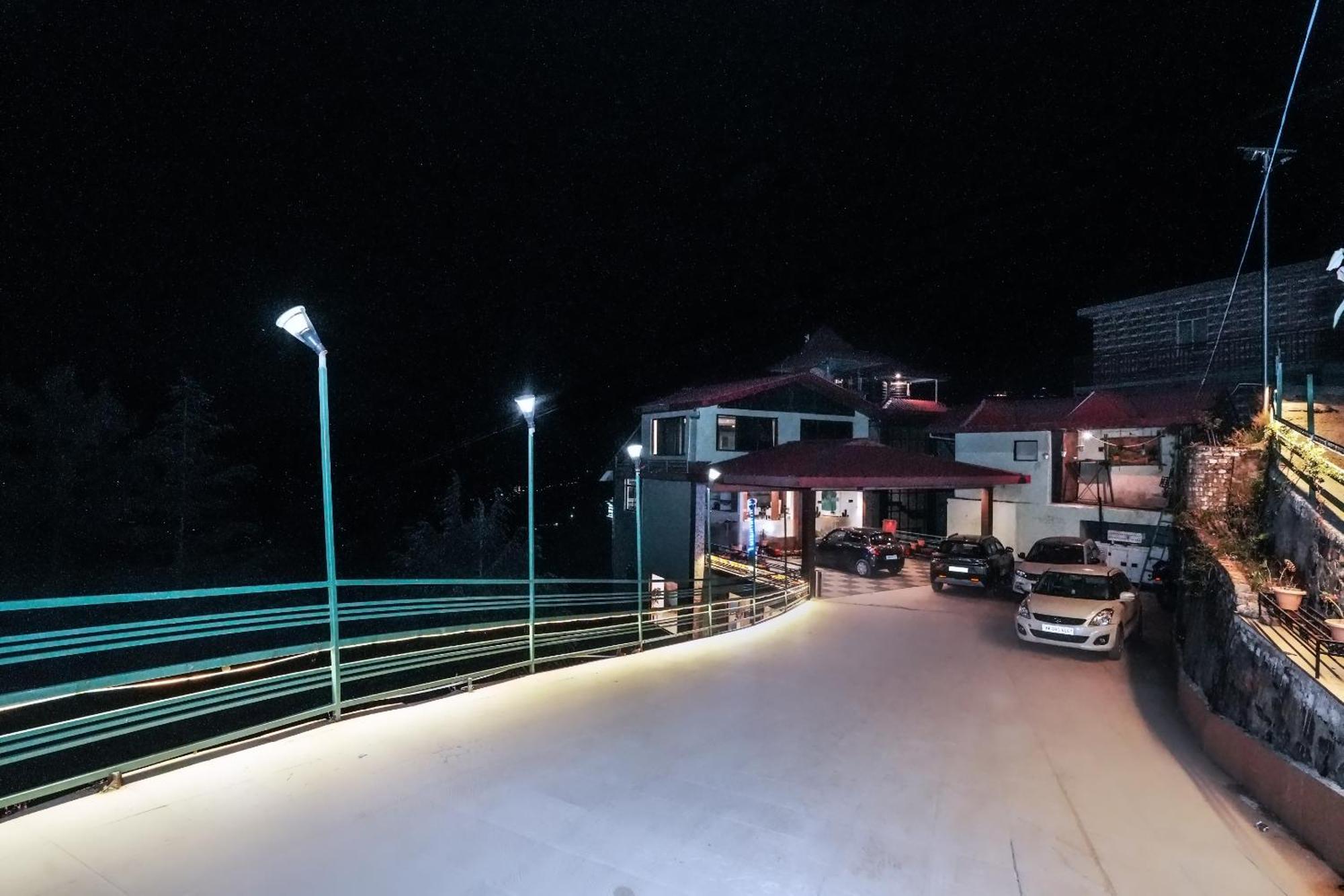 Himalayan Mountain And Valley View - Garden With Bonefire - Ample Parking - Luxury Balcony Rooms -By Aachman Stays!! Mashobra شيملا المظهر الخارجي الصورة