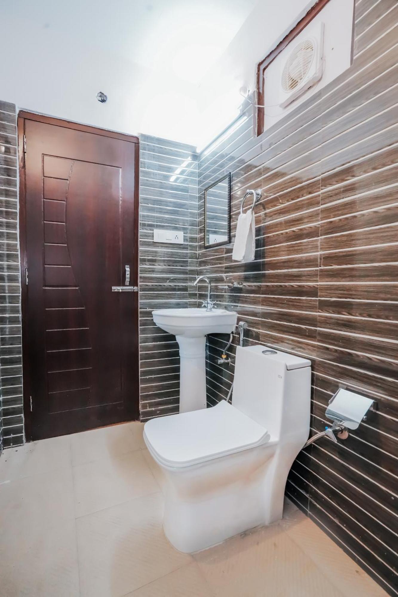 Himalayan Mountain And Valley View - Garden With Bonefire - Ample Parking - Luxury Balcony Rooms -By Aachman Stays!! Mashobra شيملا المظهر الخارجي الصورة